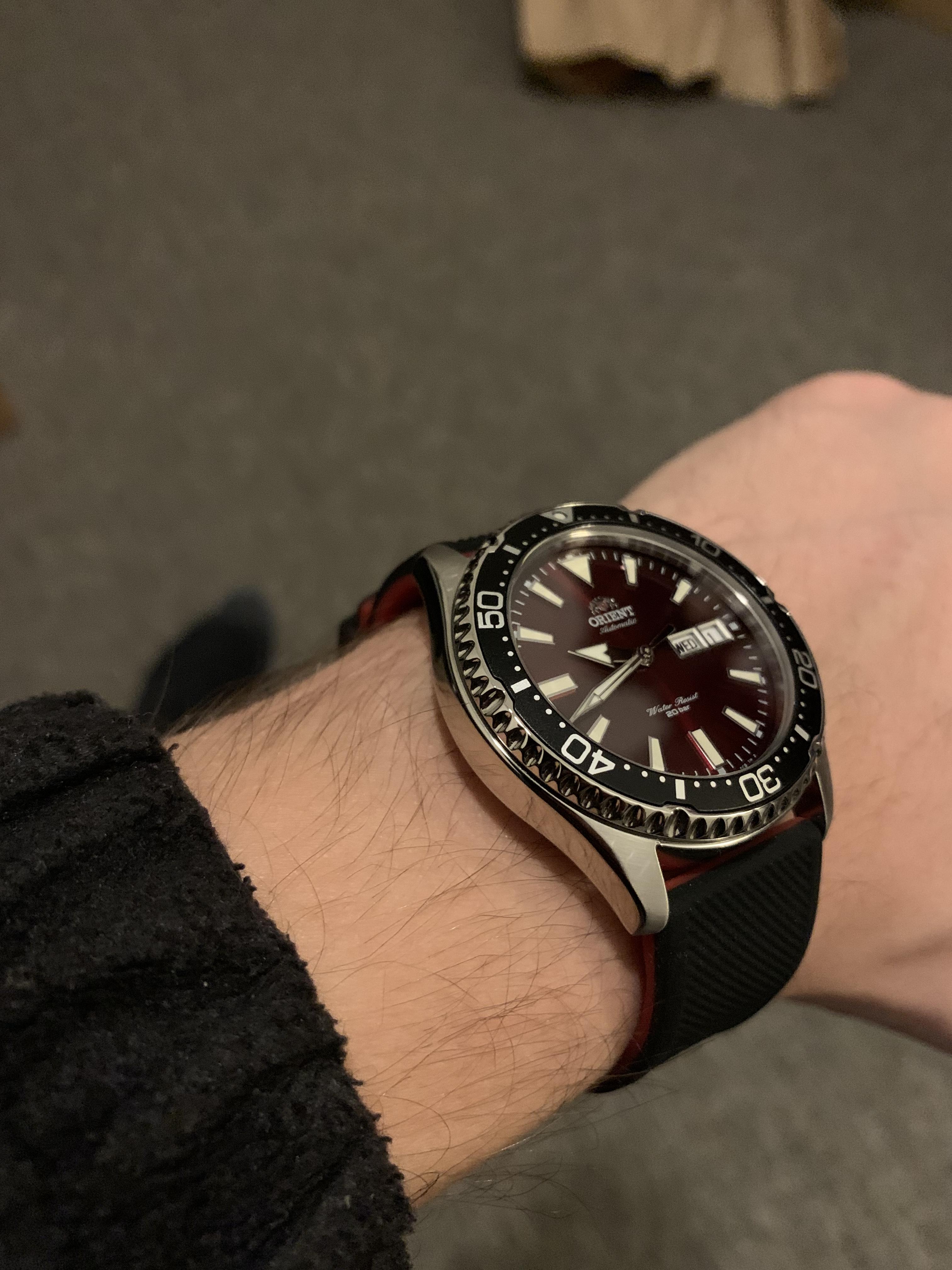 Orient red dial online kamasu